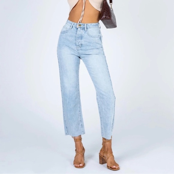 Princess Polly | Angela Cropped Jeans Light Wash Denim - Picture 2 of 8